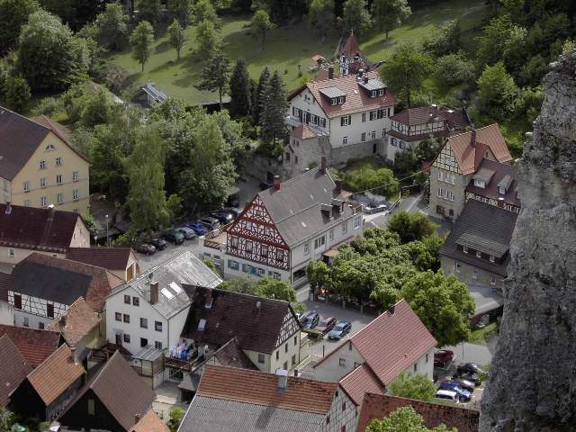 Streitberg: Blick von der Streitburg auf die Ortsmitte (Bild 20003)