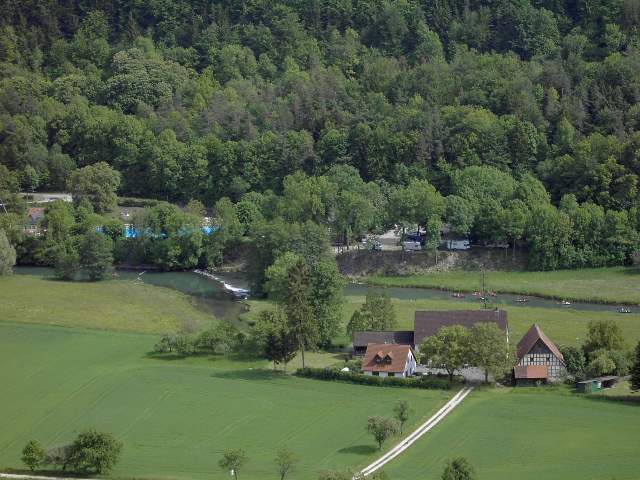 Streitberg: Blick von der Streitburg zum Freibad (Bild 20005)