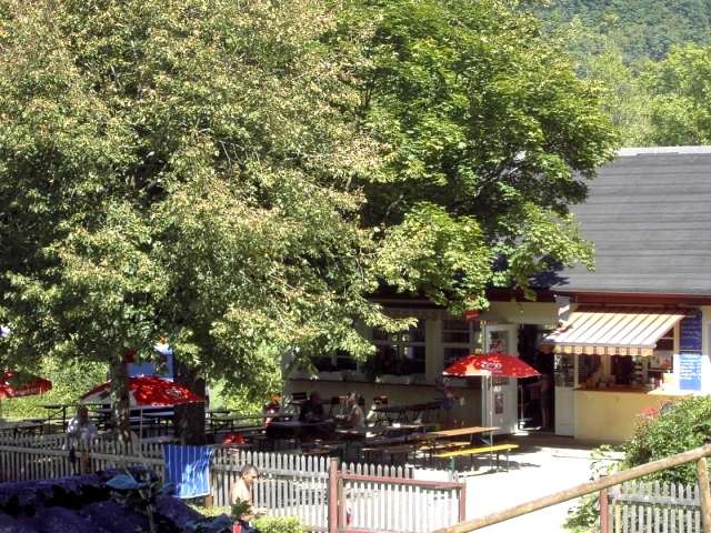 Badcafe Streitberg: der Biergarten wirkt einladend