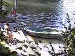 Bootssteg am Wiesent-Ufer: solche Ruderboote kann man mieten