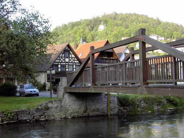 Muggendorf: Blick auf Muggendorf, im Hintergrund der Pavillon (Bild 30012)