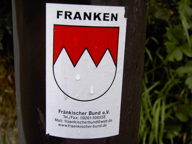 Muggendorf: Wetterfest und kratzfest: Aufkleber vom Frnkischen Bund (Bild 30024)