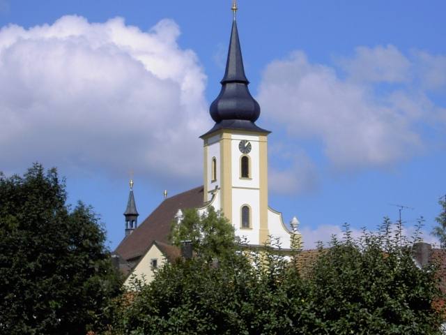 Hollfeld: Katholische Stadtpfarrkirche "Mari Himmelfahrt" (Bild 50002)