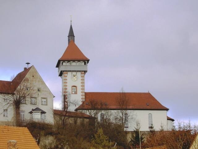 Hollfeld: Die ehemalige Kirche "St. Gangolf" mit dem Wehrturm (Bild 50021)