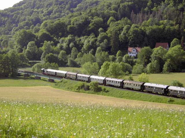 von Streitberg nach Muggendorf: Zug der Dampfbahn Fränkische Schweiz (Bild 61015)