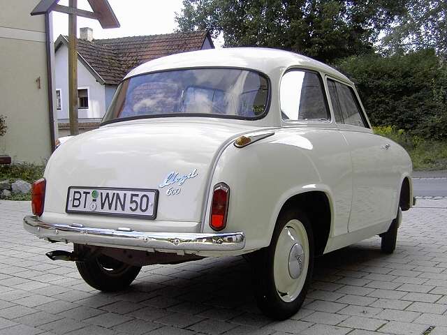 von Waischenfeld nach Hollfeld: Oldtimer Lloyd 600, Baujahr 1959, in Treppendorf (Bild 65028)