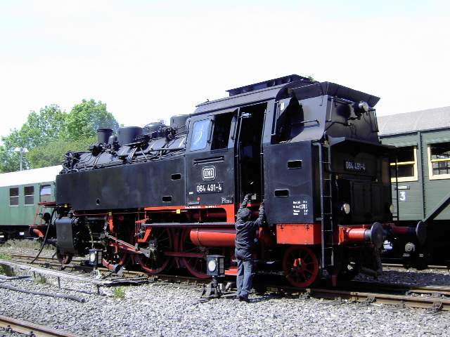 Dampfbahn Fränkische Schweiz: Dampflok 64491 im Bahnhof von Ebermannstadt (Bild 71002)