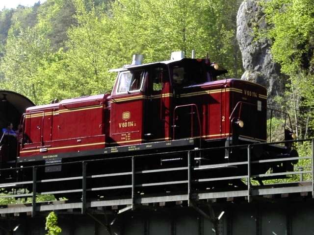 Dampfbahn Frnkische Schweiz: Diesellok V60114 auf der Hindenburg-Brcke (Bild 71019)