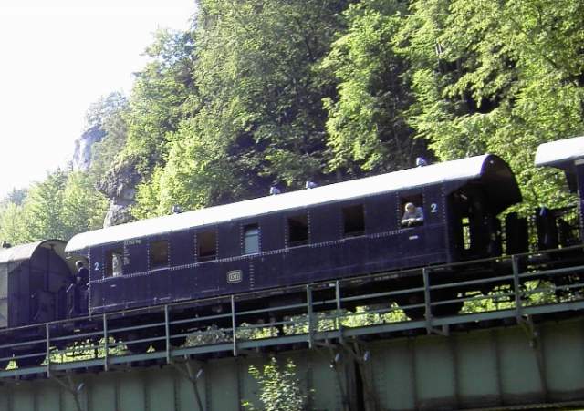 Dampfbahn Frnkische Schweiz: Zug der DFS auf der Hindenburg-Brcke (Bild 71020)
