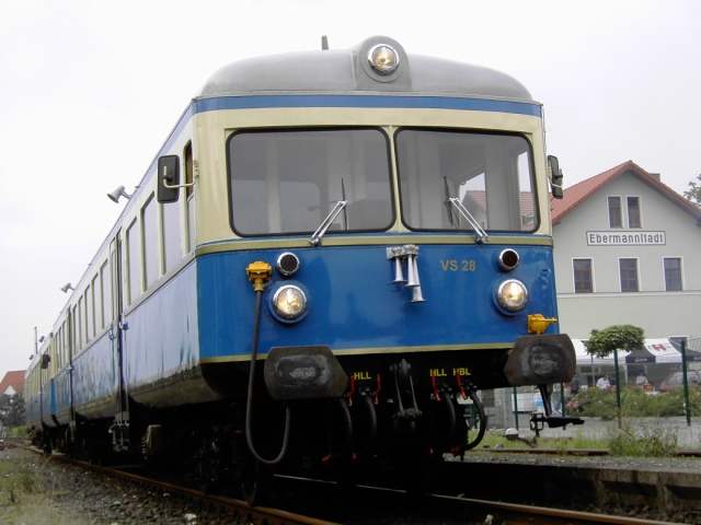 30 Jahre DFS: "Gast-Loks" zum Fest: Triebwagenzug der Regentalbahn Viechtach VS 28 (Bild 72010)