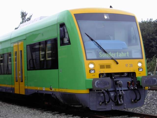 30 Jahre DFS: "Gast-Loks" zum Fest: Triebwagenzug der Regentalbahn Viechtach VT 28 (Bild 72018)