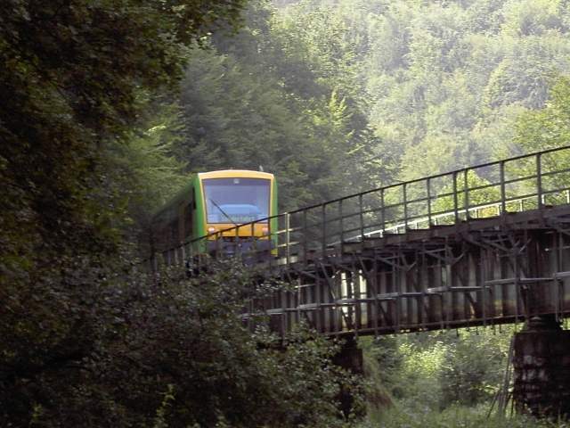 30 Jahre DFS: "Gast-Loks" zum Fest: Triebwagenzug der Regentalbahn Viechtach VT 28 (Bild 72021)