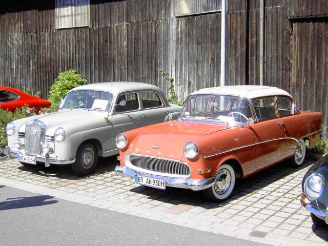 DFS-Oldtimer-Treffen am 16.07.2006: Mercedes-Benz 180 Bj 1954 und Opel Rekord P1 Bj 1959 (Bild 74031)