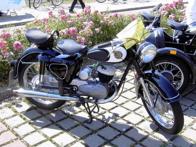 DFS-Oldtimer-Treffen am 16.07.2006: Motorrad UT Schwenk & Schnrle 175 Baujahr 1959 (Bild 74046)