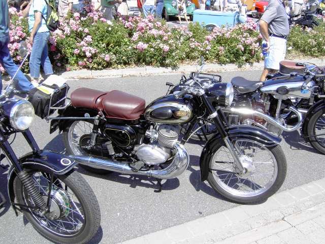 DFS-Oldtimer-Treffen am 16.07.2006: Motorrad Triumph Cornet mit 200-ccm-Doppelkolben-Zweitaktmotor - Aluminiumzylinder mit direkt aufgechromter Laufbahn (Bild 74053)