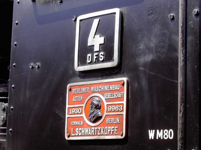 DFS-Lokalbahnfest am 08.07.2007: Schild des Herstellers an der Dampflok ELNA 6 (Bild 76017)