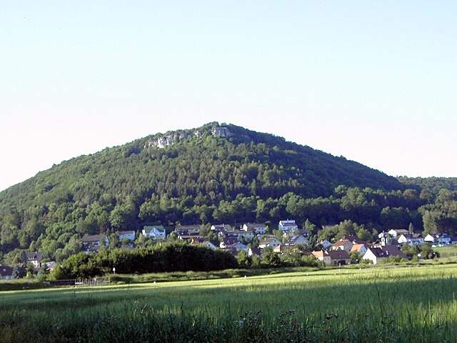 Wanderung an der Leinleiter: Blick auf Gasseldorf bei Ebermannstadt (Bild 82001)