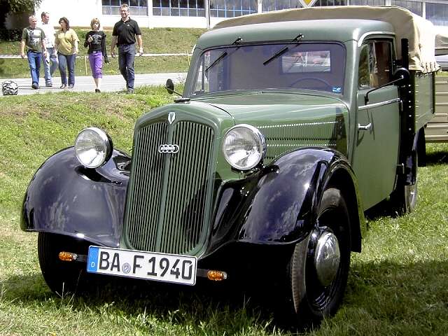 Oldtimer-Treffen Heiligenstadt 2008: DKW Front F8 Pritschenwagen Bauzeit 1939-1942, 20 PS (690 ccm)