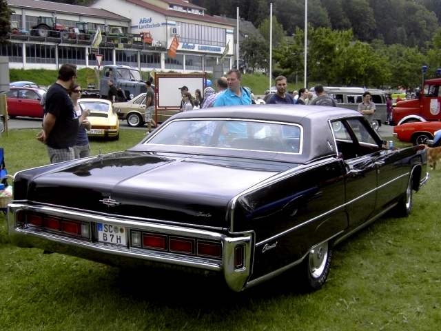 Lincoln Continental Sedan, Bj 1973, 7539 ccm V8, 222 PS, 5829 mm lang