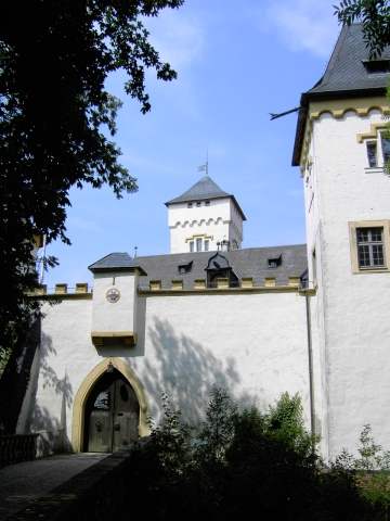 Wandern an der Leinleiter: Eingangstor zu Schlo Greifenstein ... (Bild 82076)