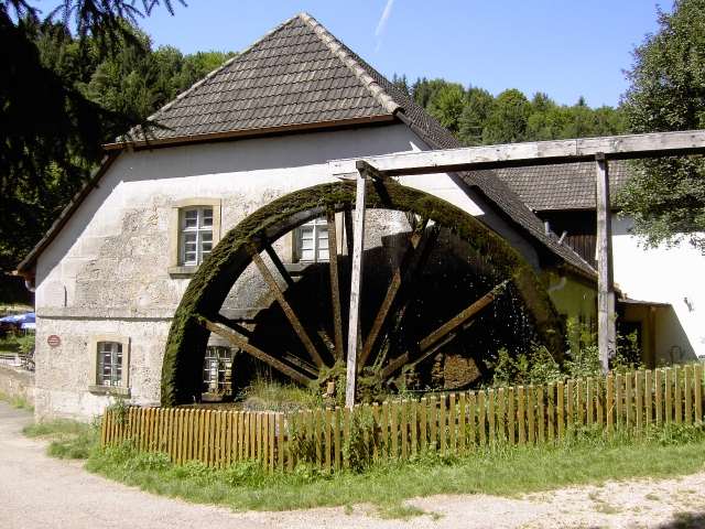 Wandern an der Leinleiter: Das Mhlrad der Heroldsmhle (Bild 82107)