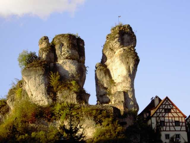 Die Felstürme in Tüchersfeld (Bild 83006)