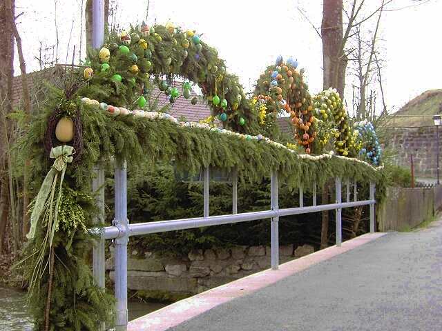 Wanderung an der Aufse: Osterschmuck in Aufse (Bild 84048)